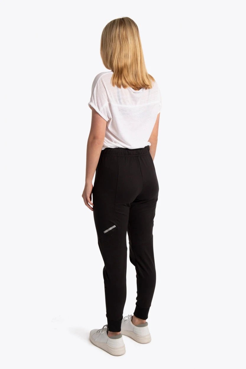 osaka-women-track-pants-black image 4