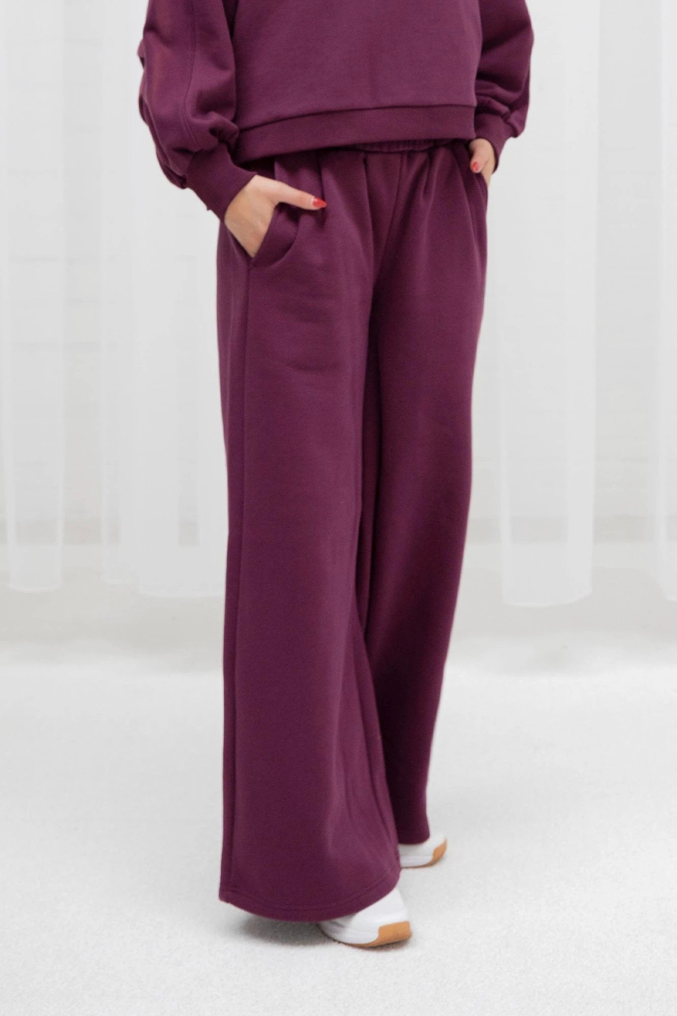 osaka-women-sweatpants-wide-leg-pantaloni-cherry-lacquer image 2