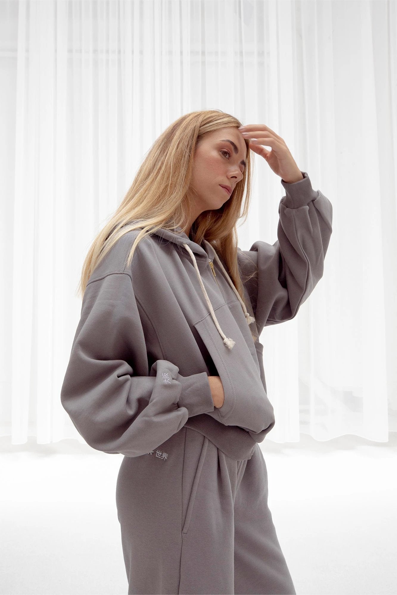 osaka-women-cropped-full-zip-hoodie-cloudburst image 2