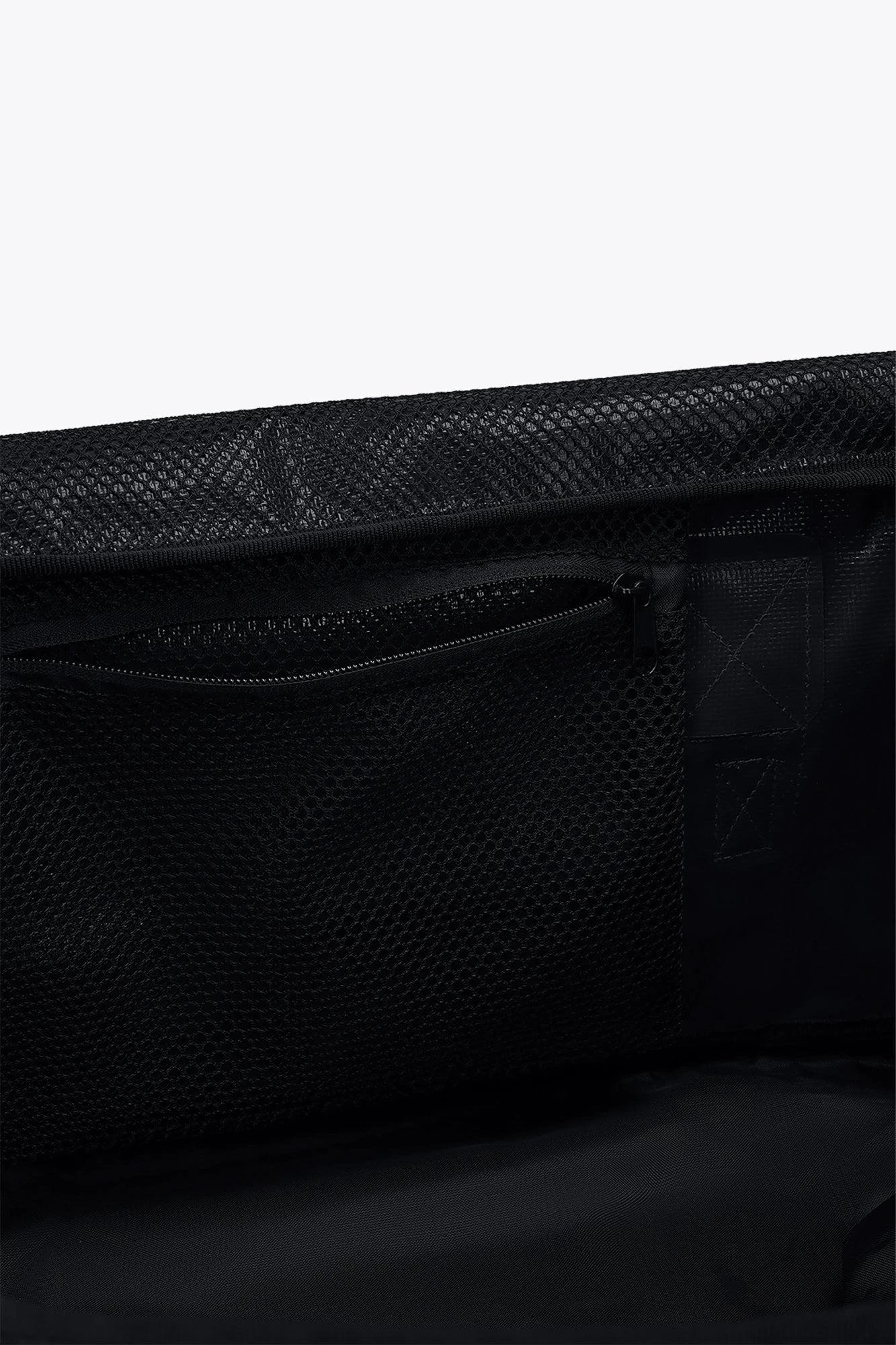 osaka-pro-tour-duffel-bag-45l-borsone-sportivo-iconic-black image 7